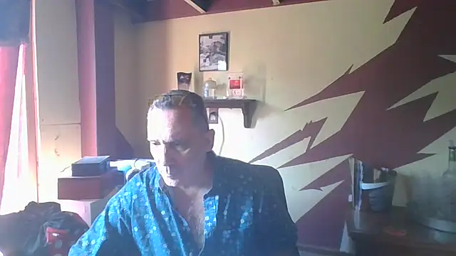 Snapshot of HunkofRock chatting on June 26, 2026, 3:29 pm HunkofRock online show from June 26, 2026, 3:29 pm