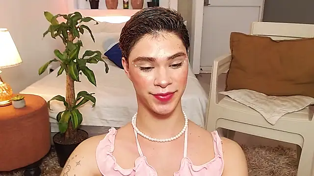 Snapshot of juanes_puthee chatting on November 10, 2025, 12:43 pm juanes puthee online show from November 10, 2025, 12:43 pm