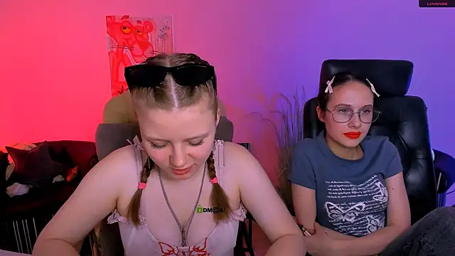 mona cloud online show from November 19, 2025, 8:53 pm