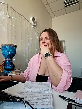 Juicy PeachLux online show from March 20, 2026, 8:37 am