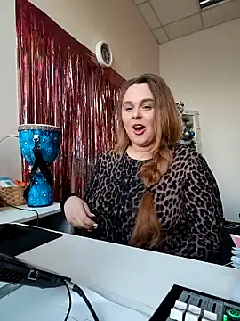 Juicy PeachLux online show from December 5, 2025, 9:19 am