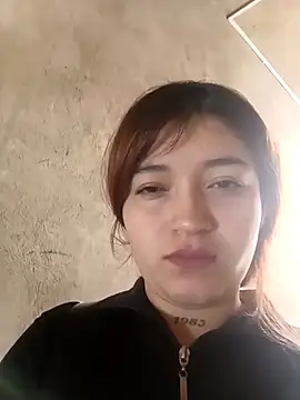 Karina Leon online show from November 24, 2025, 6:08 pm