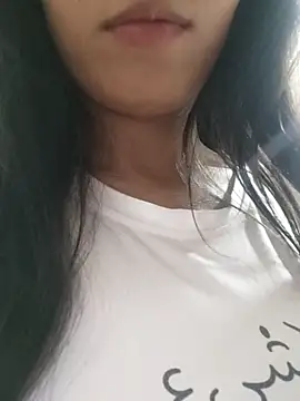 saraaxx1 online show from October 8, 2025, 4:19 pm