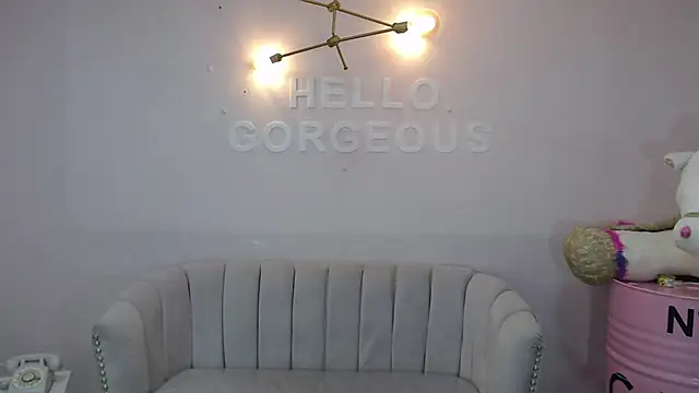 Elody a  online show from March 20, 2025, 9:48 am