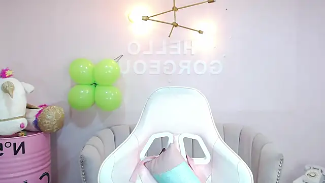 Elody a  online show from March 18, 2025, 9:45 am