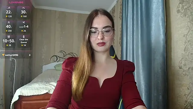 Snapshot of Leila_Kissyu chatting on May 19, 2026, 7:43 pm Leila Kissyu online show from May 19, 2026, 7:43 pm