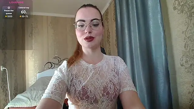 Snapshot of Leila_Kissyu chatting on May 4, 2026, 2:20 pm Leila Kissyu online show from May 4, 2026, 2:20 pm