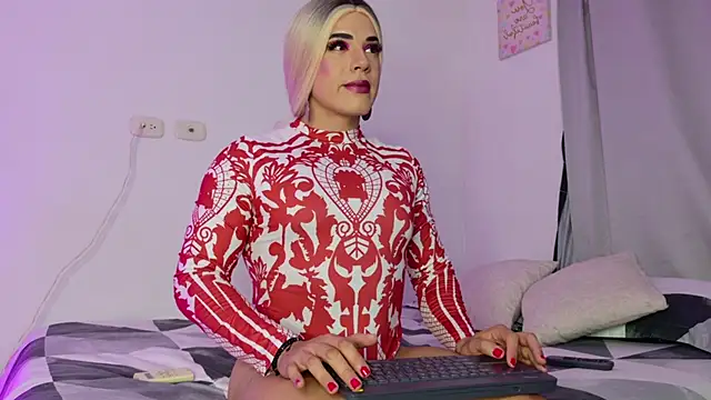 isahilton1 online show from October 15, 2025, 10:29 pm