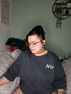 Saucy-Serenity online show from February 21, 2026, 8:00 pm