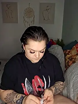 Saucy-Serenity online show from April 13, 2026, 7:18 pm