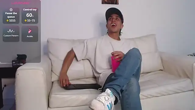 Monkey uchiha777 online show from February 17, 2026, 1:03 am