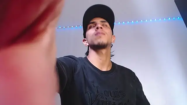 Monkey uchiha777 online show from January 14, 2026, 1:48 pm