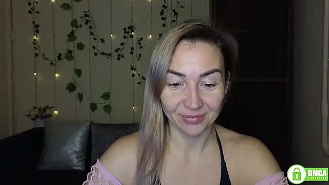 Kiss julli88I online show from December 18, 2025, 6:23 pm