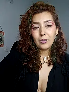 Luz delunaa online show from January 5, 2026, 9:18 pm