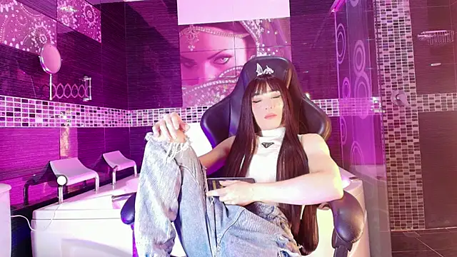 Small Hot19 online show from May 31, 2026, 9:48 am