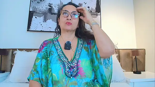 AlessandraLeroy online show from May 10, 2026, 12:09 pm