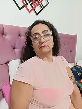 AlessandraLeroy online show from May 25, 2026, 12:54 am