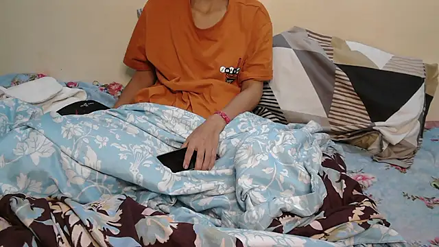 NaughtyThrouple007 online show from November 8, 2025, 1:25 pm