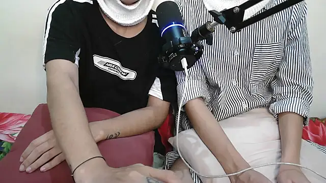 Snapshot of NaughtyThrouple007 chatting on September 14, 2025, 6:08 pm NaughtyThrouple007 online show from September 14, 2025, 6:08 pm