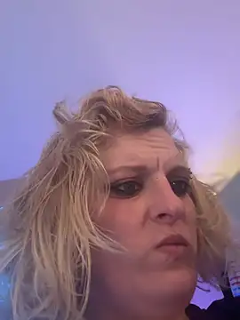 KITTYBOOBOOFUXX online show from April 16, 2026, 4:46 am