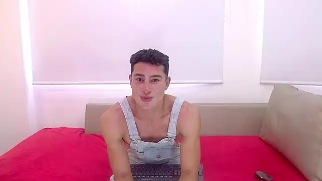 Snapshot of austinking_ chatting on March 21, 2025, 9:34 pm austinking online show from March 21, 2025, 9:34 pm