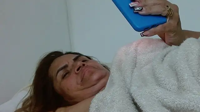 Milena Foox online show from November 8, 2025, 6:55 pm