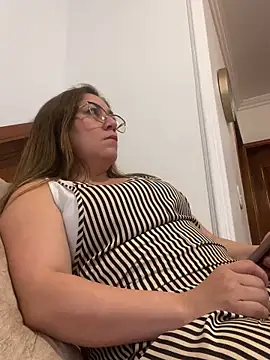 Snapshot of Luna-nevada chatting on February 21, 2026, 10:45 pm Luna-nevada online show from February 21, 2026, 10:45 pm