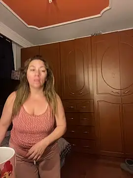 Snapshot of Luna-nevada chatting on February 20, 2026, 10:28 am Luna-nevada online show from February 20, 2026, 10:28 am