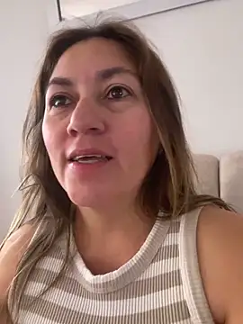 Snapshot of Luna-nevada chatting on February 16, 2026, 4:38 pm Luna-nevada online show from February 16, 2026, 4:38 pm