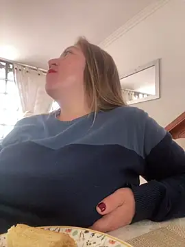 Snapshot of Luna-nevada chatting on February 5, 2026, 4:36 pm Luna-nevada online show from February 5, 2026, 4:36 pm