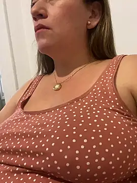 Snapshot of Luna-nevada chatting on February 12, 2026, 10:31 pm Luna-nevada online show from February 12, 2026, 10:31 pm