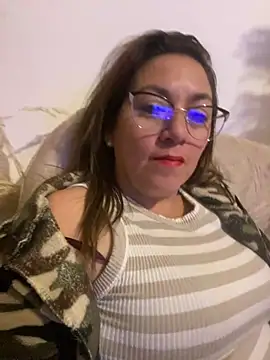 Luna-nevada online show from May 19, 2026, 1:56 am