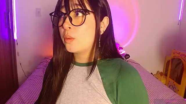 Oliviargf online show from June 14, 2026, 2:24 am