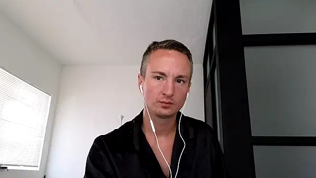 Snapshot of TheDaddy005 chatting on March 28, 2026, 5:14 pm TheDaddy005 online show from March 28, 2026, 5:14 pm