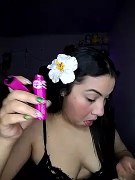 esmeralda jadees online show from January 9, 2026, 8:49 pm