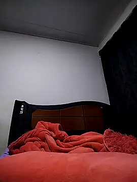 esmeralda jadees online show from April 13, 2026, 12:58 am