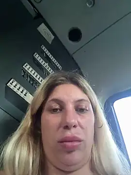 Snapshot of Alicedream5 chatting on September 22, 2025, 3:29 pm Alicedream5 online show from September 22, 2025, 3:29 pm