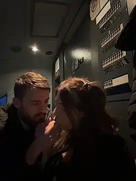 Snapshot of Alicedream5 chatting on October 28, 2025, 4:24 am Alicedream5 online show from October 28, 2025, 4:24 am