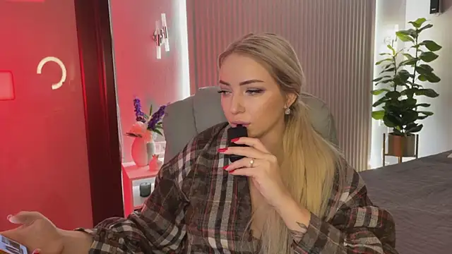 OhMyEmma online show from November 11, 2025, 1:22 am