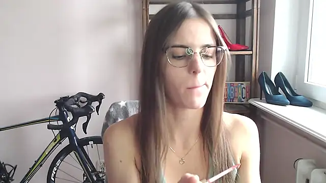 love megi online show from May 18, 2026, 1:27 pm