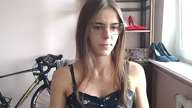 love megi online show from June 2, 2026, 1:22 pm