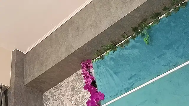 SunnyGlow online show from November 6, 2025, 5:22 am