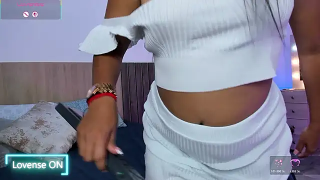  SamantaGomez online show from March 6, 2026, 7:42 pm