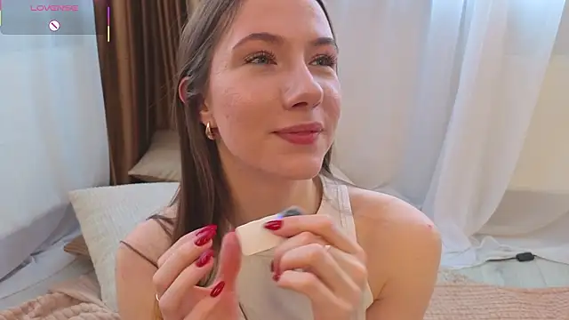 Snapshot of Kira_mindnes chatting on February 9, 2026, 6:11 am Kira mindnes online show from February 9, 2026, 6:11 am