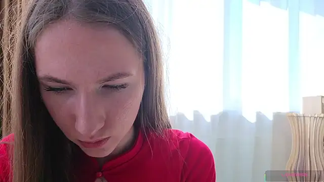 Kira mindnes online show from June 13, 2026, 6:33 am