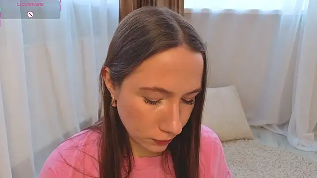 Snapshot of Kira_mindnes chatting on February 8, 2026, 6:00 am Kira mindnes online show from February 8, 2026, 6:00 am