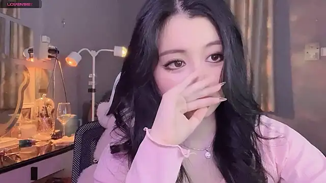 Snapshot of MI_KA22 chatting on October 6, 2025, 4:24 am MI KA22 online show from October 6, 2025, 4:24 am