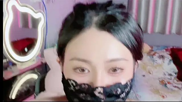 Snapshot of MI_KA22 chatting on March 20, 2025, 12:22 pm MI KA22 online show from March 20, 2025, 12:22 pm