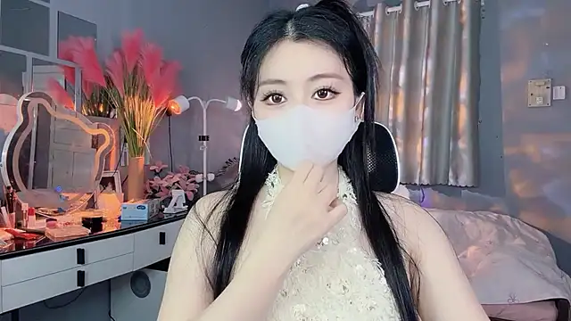 Snapshot of MI_KA22 chatting on November 5, 2025, 6:49 am MI KA22 online show from November 5, 2025, 6:49 am