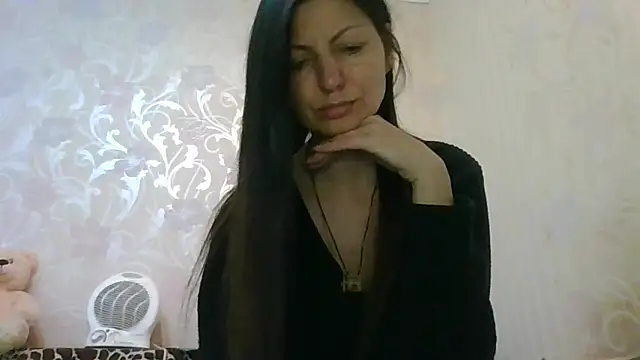 AliseWats online show from November 24, 2025, 8:09 pm